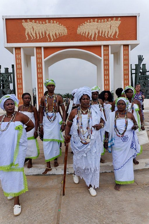 prêtresse mami wata bénin, culte mami wata afrique, la plus puissante prêtresse vodun d’Afrique, divinité des eaux
