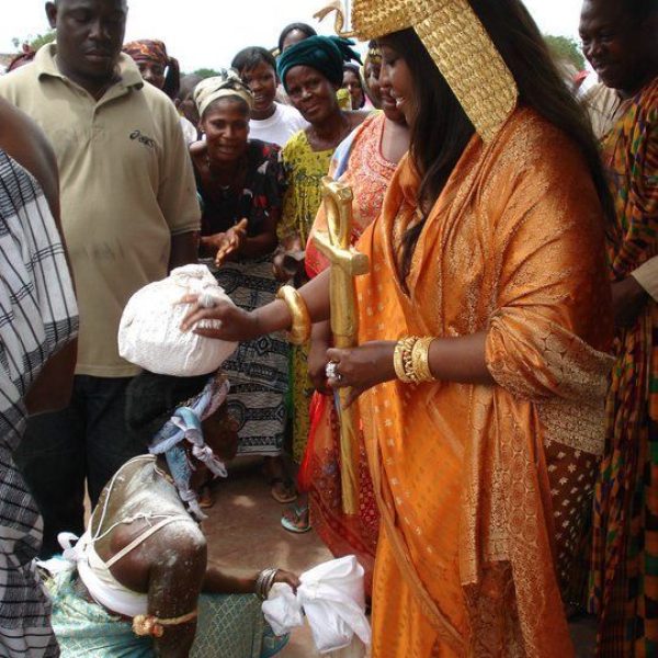 LA PLUS GRANDE VOYANTE DU MONDE ET D'AFRIQUE, MEILLEUR GUÉRISSEUR DU MONDE, RITUEL MAGIQUE POUR PACTISER AVEC MAMI WATA
