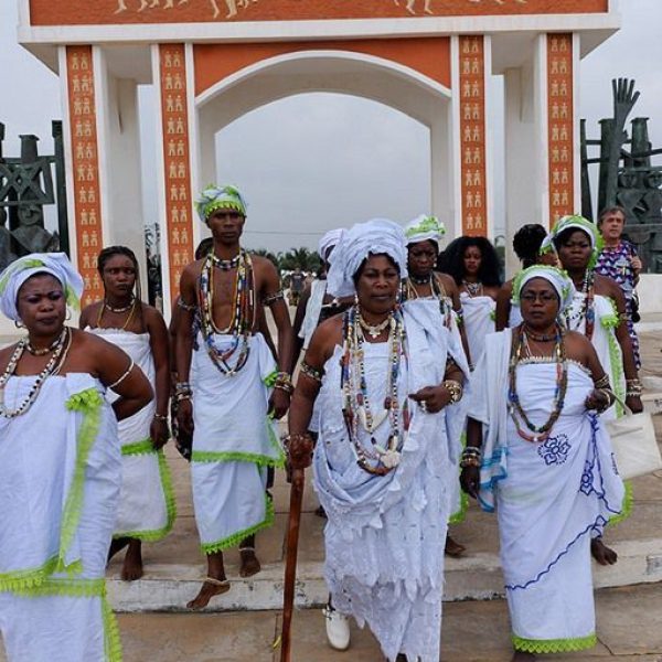 prêtresse mami wata bénin, culte mami wata afrique, la plus puissante prêtresse vodun d’Afrique, divinité des eaux