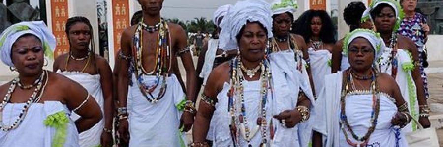 prêtresse mami wata bénin, culte mami wata afrique, la plus puissante prêtresse vodun d’Afrique, divinité des eaux
